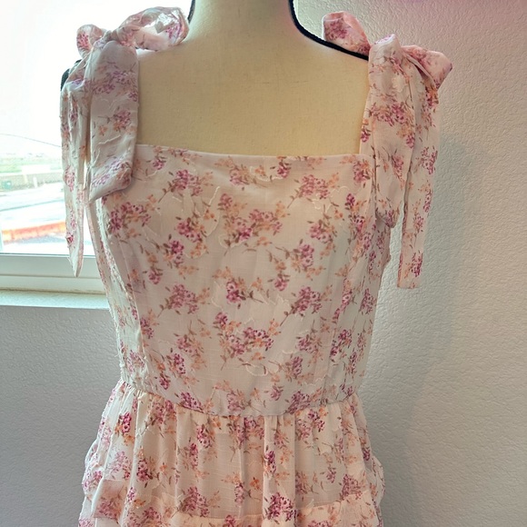 Trixxi Dresses & Skirts - Trixxi Floral Juniors Mini Dress